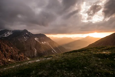 Sunset Mountains 4K Wallpaper · sunset · 3840×2560