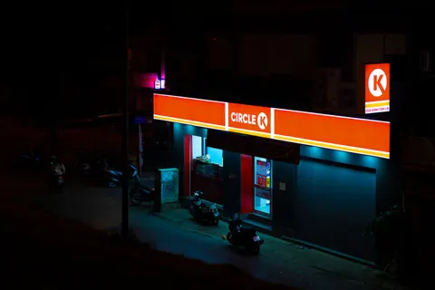 Neon City 4K Wallpaper · neon · 3840×2560