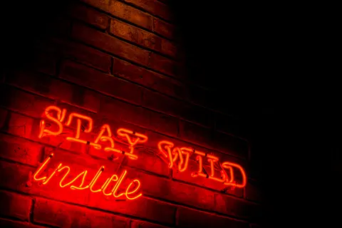 Neon Sign 4K Wallpaper · neon · 3840×2560