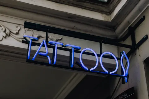 Neon Sign 4K Wallpaper · neon · 3840×2560