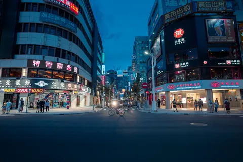 Neon Tokyo 4K Wallpaper · neon · 3840×2561