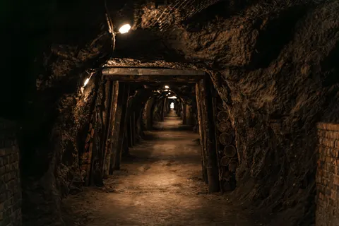 Neon Tunnel 4K Wallpaper · neon · 3840×2561