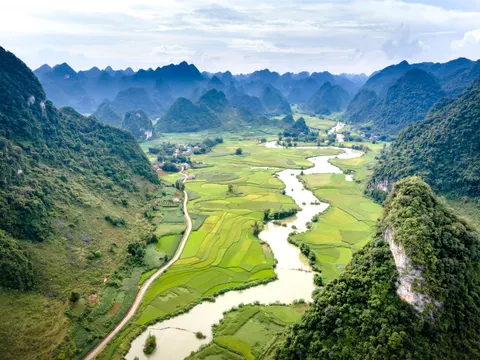 Aerial River 4K Wallpaper · aerial · 3840×2880