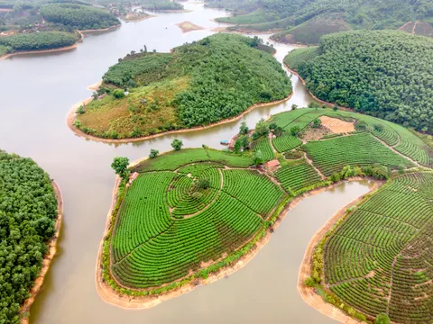 Aerial River 4K Wallpaper · aerial · 3840×2880