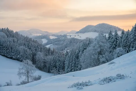Winter Mountains 4K Wallpaper · winter · 3840×2560