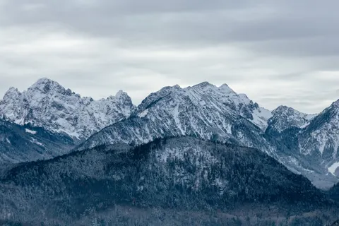 Winter Mountains 4K Wallpaper · winter · 3840×2560