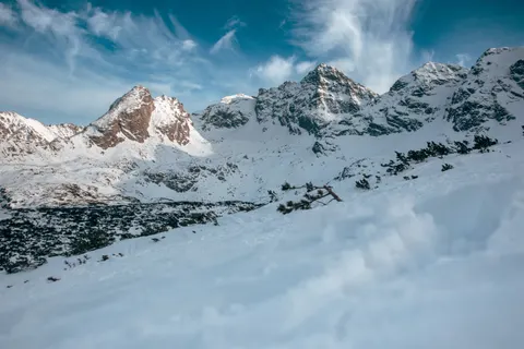 Winter Mountains 4K Wallpaper · winter · 3840×2560