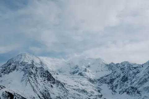 Winter Mountains 4K Wallpaper · winter · 3840×2560