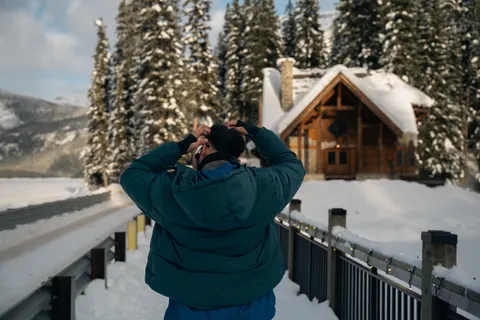 Winter Cabin 4K Wallpaper · winter · 3840×2560