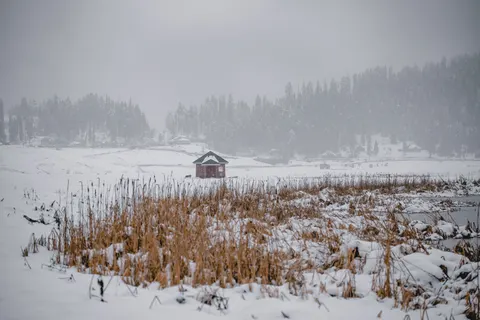 Winter Cabin 4K Wallpaper · winter · 3840×2560