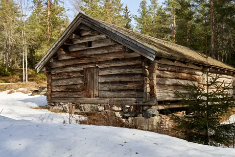 Winter Cabin 4K Wallpaper · winter · 3840×2561