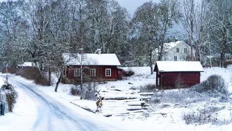 Winter Cabin 4K Wallpaper · winter · 3840×2160