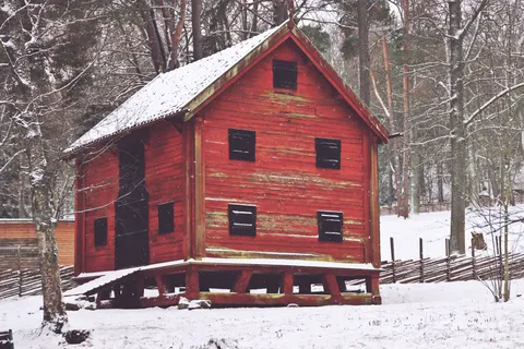 Winter Cabin 4K Wallpaper · winter · 3840×2560