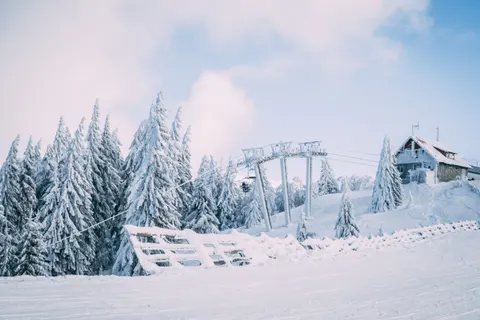Winter Cabin 4K Wallpaper · winter · 3840×2560