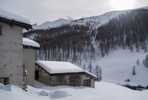 Winter Cabin 4K Wallpaper · winter · 3840×2589