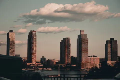 Fondo de pantalla Skyline de Nueva York 4K · city · 3840×2560