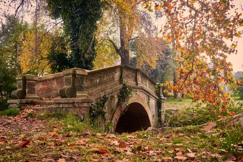 Autumn Park 4K Wallpaper · autumn · 3840×2560