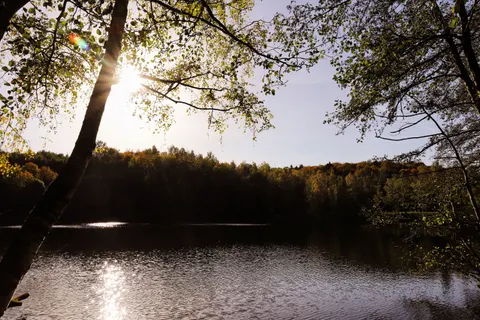 Autumn Lake 4K Wallpaper · autumn · 3840×2560