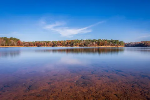 Autumn Lake 4K Wallpaper · autumn · 3840×2560