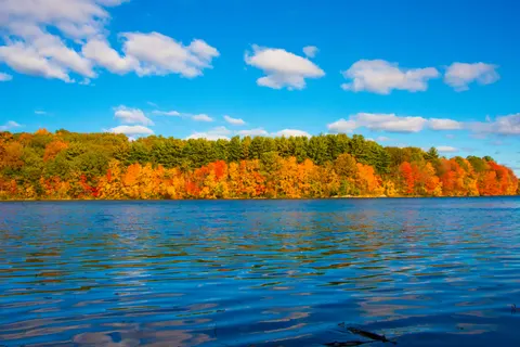 والپیپر دریاچه پاییزی با کیفیت 4K · autumn · 3840×2563