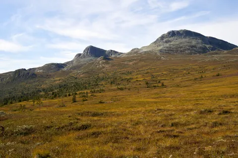 Autumn Mountains 4K Wallpaper · autumn · 3840×2561