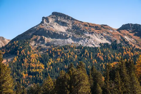 Autumn Mountains 4K Wallpaper · autumn · 3840×2560