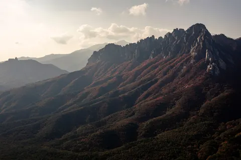 Autumn Mountains 4K Wallpaper · autumn · 3840×2560