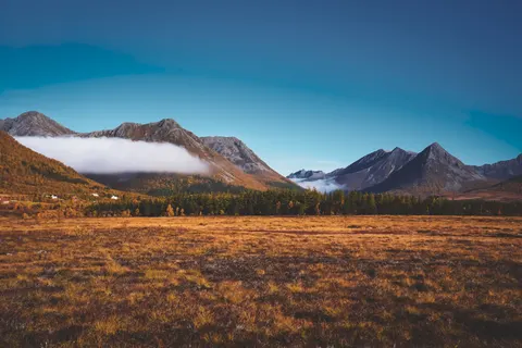 Autumn Mountains 4K Wallpaper · autumn · 3840×2560