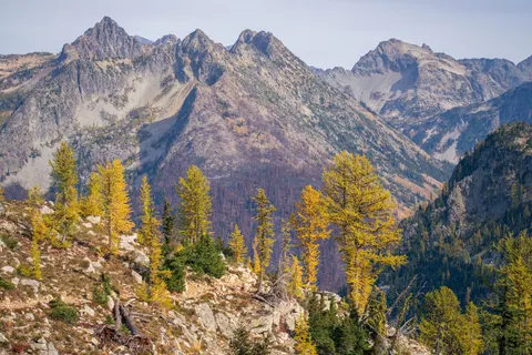 Autumn Mountains 4K Wallpaper · autumn · 3840×2560