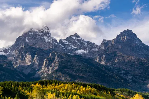 Autumn Mountains 4K Wallpaper · autumn · 3840×2560