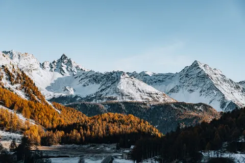 Autumn Mountains 4K Wallpaper · autumn · 3840×2560