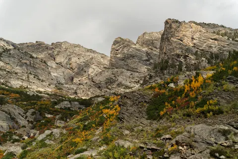 Autumn Mountains 4K Wallpaper · autumn · 3840×2560