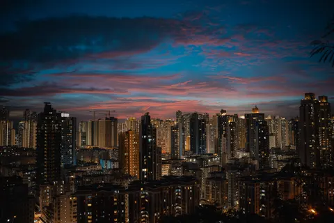 Fondo de pantalla Hong Kong de Noche 4K · city · 3840×2560