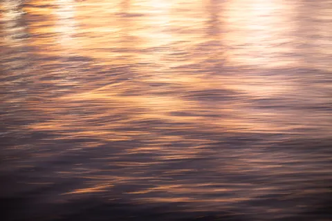 Liquid Gold 4K Wallpaper · abstract · 3840×2560
