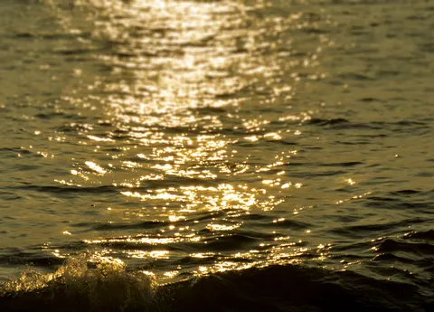 Liquid Gold 4K Wallpaper · abstract · 3840×2762