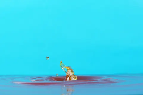Oil Bubbles 4K Wallpaper · abstract · 3840×2560