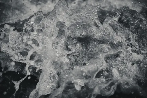 Oil Bubbles 4K Wallpaper · abstract · 3840×2560