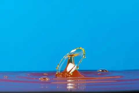 Oil Bubbles 4K Wallpaper · abstract · 3840×2560