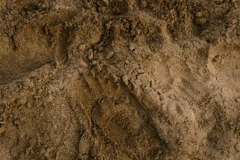 Sand Ripples 4K Wallpaper · minimal · 3840×2560