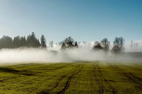 Foggy Minimal 4K Wallpaper · minimal · 3840×2561