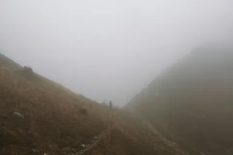 Foggy Minimal 4K Wallpaper · minimal · 3840×2560