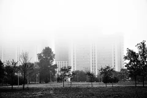 Foggy Minimal 4K Wallpaper · minimal · 3840×2560
