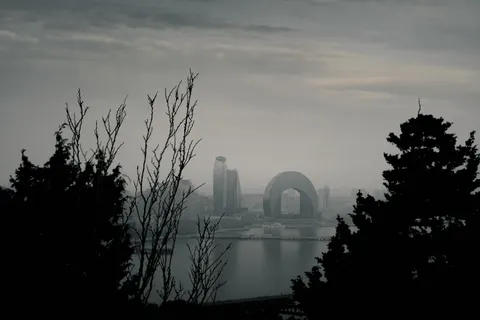 Foggy Minimal 4K Wallpaper · minimal · 3840×2560