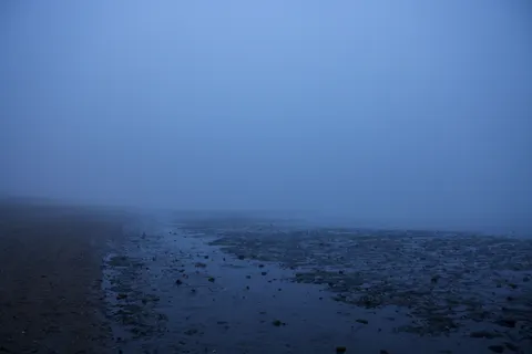 Foggy Minimal 4K Wallpaper · minimal · 3840×2561