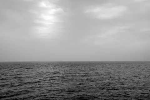 Still Water 4K Wallpaper · minimal · 3840×2560