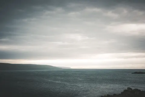 Still Water 4K Wallpaper · minimal · 3840×2560