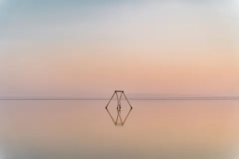 Stilles Wasser 4K Hintergrundbild · minimal · 3840×2560