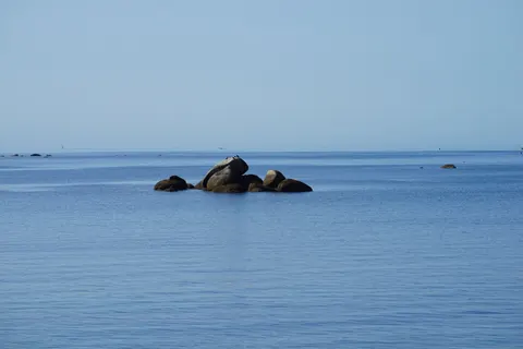 Still Water 4K Wallpaper · minimal · 3840×2563