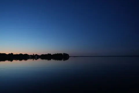 Still Water 4K Wallpaper · minimal · 3840×2560