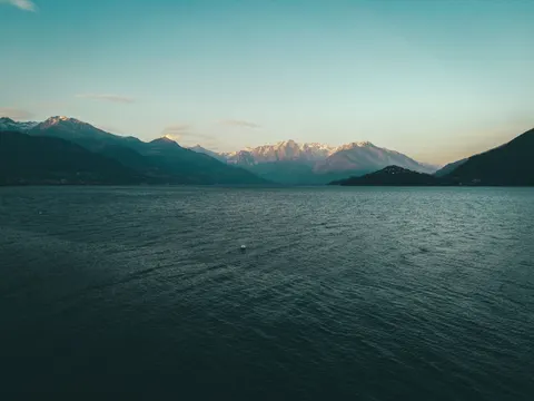 Still Water 4K Wallpaper · minimal · 3840×2880